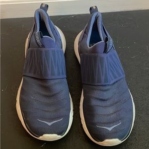 HOKA ONE ONE - Slip on Hupanas Size 7